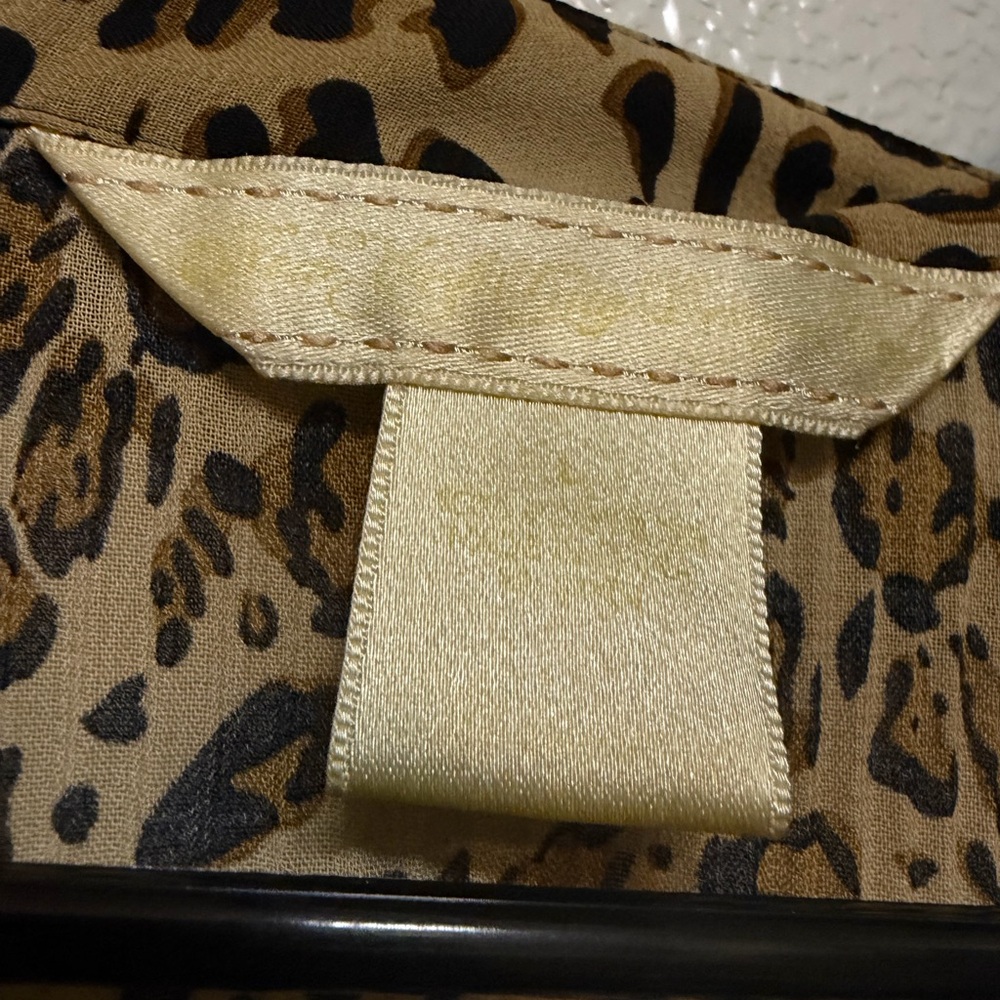 Leopard Print Ruffle Blouse - Picture 2 of 4